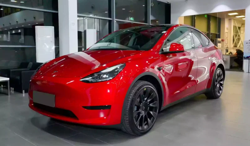 
								Tesla Model Y full									