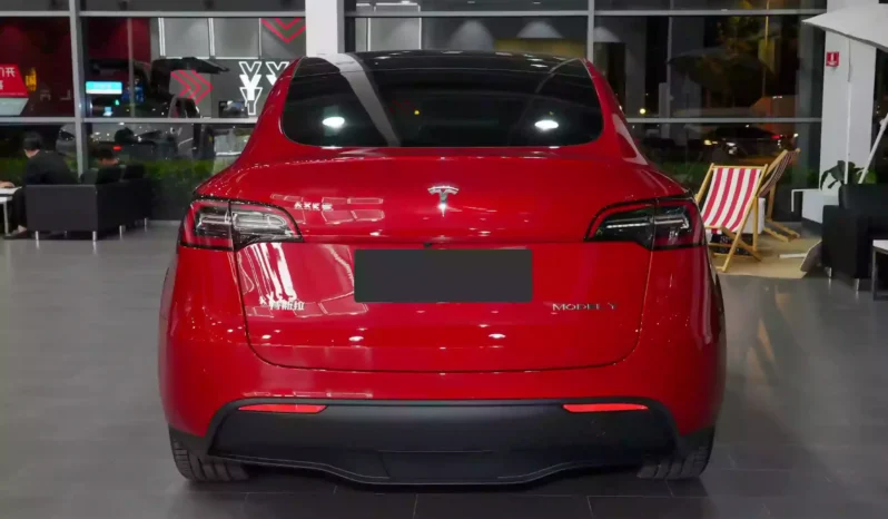 
								Tesla Model Y full									