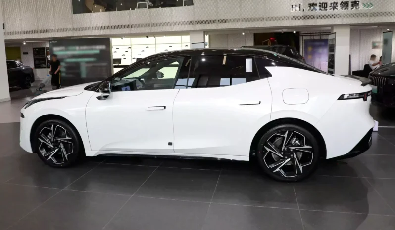 
								Lynk & Co 07 EM-P full									