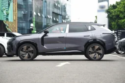 
										Lynk & Co 08 EM-P full									