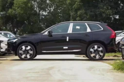 
										Volvo XC60 PHEV full									