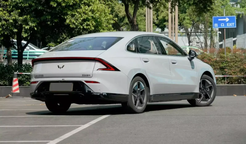 
								Wuling Xingguang EV full									